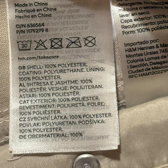 H&M Silver metallic straight-leg faux leather polyester rave pants
Size 6 - Picture 4 of 6